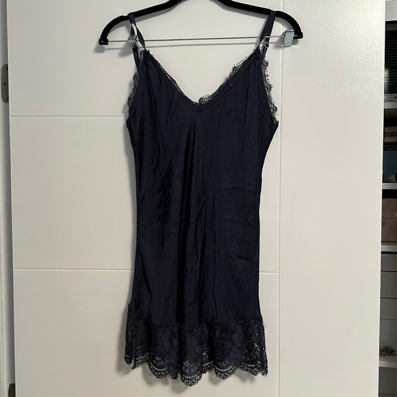 UN DIMANCHE À PARIS Tops - Navy Blue Lace Cami